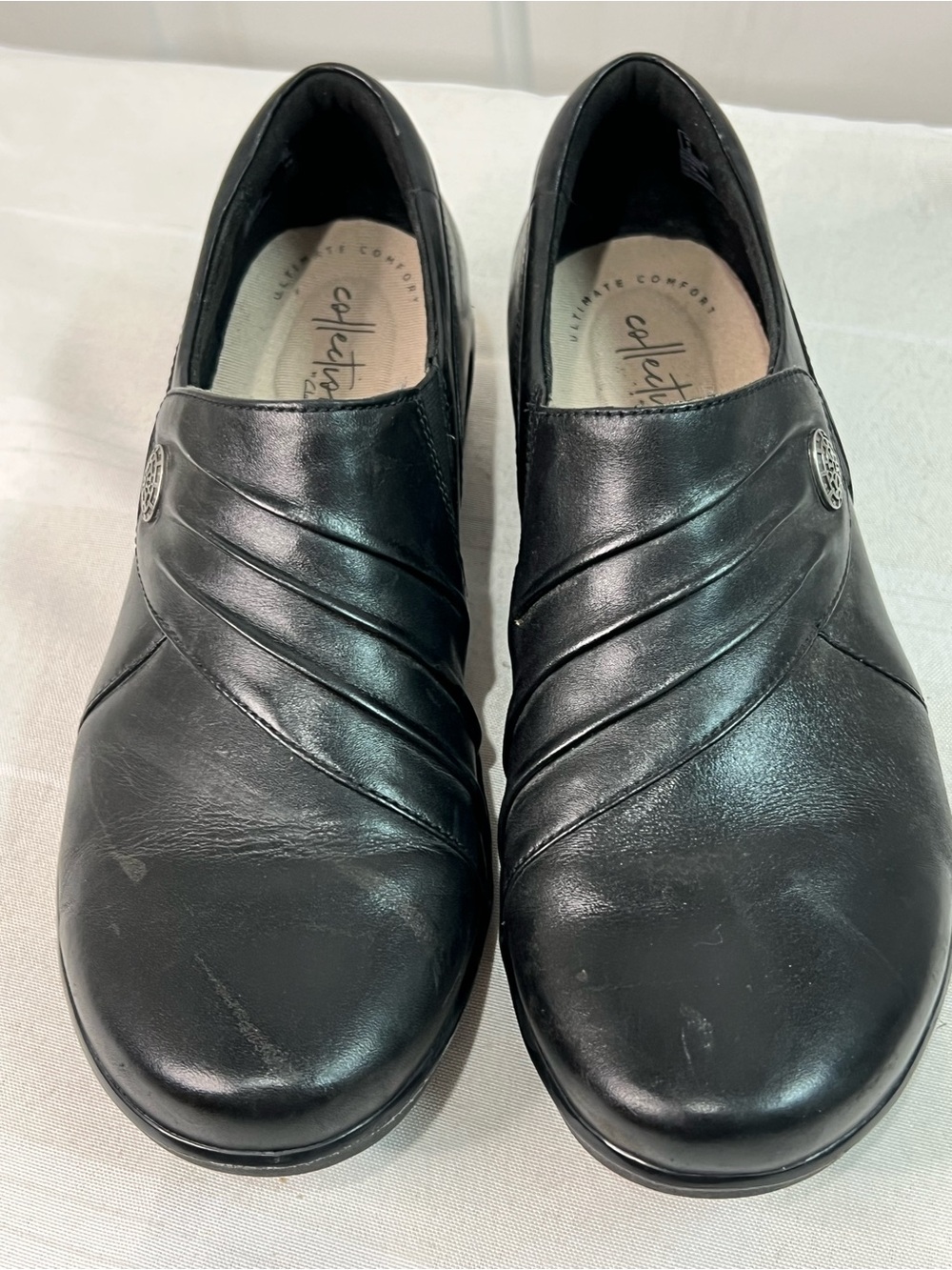 Clark’s ultimate comfort collection black leather slip on loafers size 7 1/2